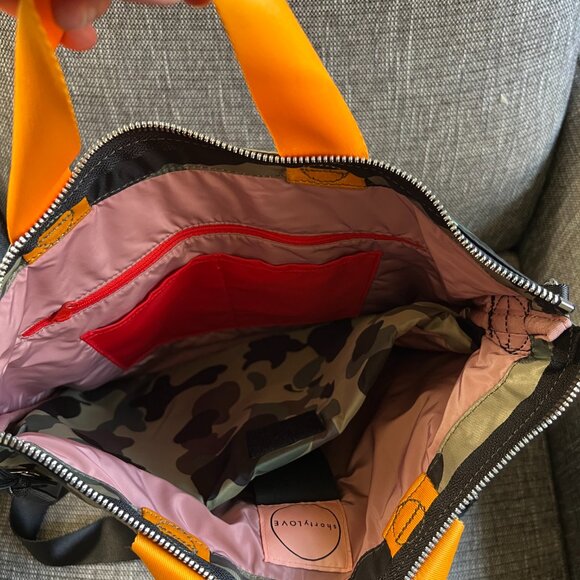 Shortylove Wonder Crossbody in Camo - Picture 7 of 7